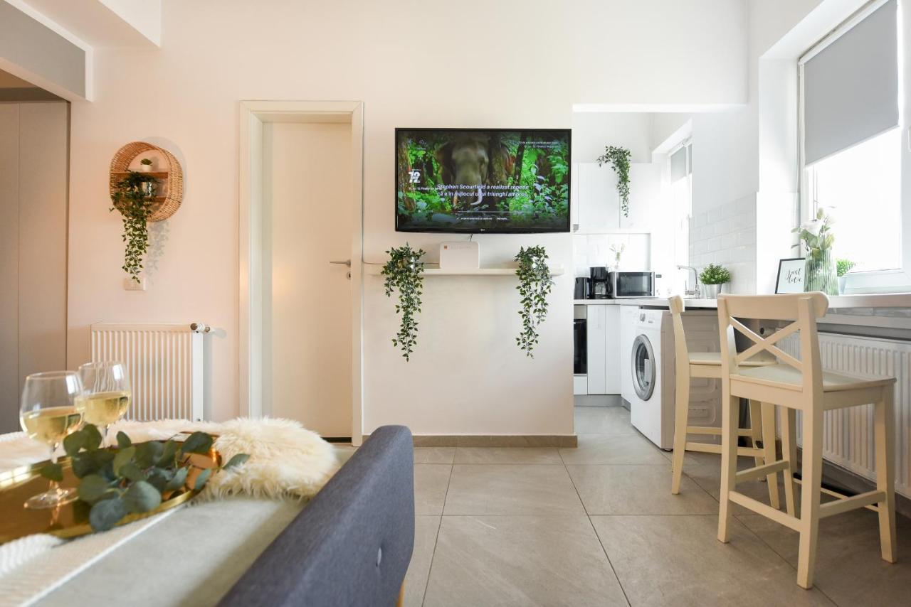 Read All About It - Stylish Central Studio Boekarest Buitenkant foto