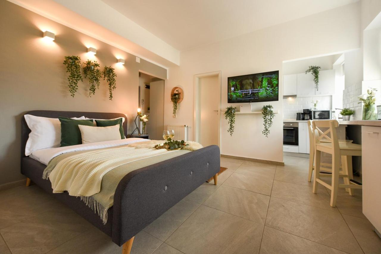 Read All About It - Stylish Central Studio Boekarest Buitenkant foto
