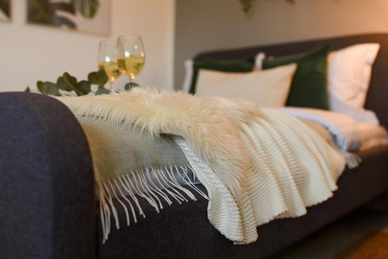 Read All About It - Stylish Central Studio Boekarest Buitenkant foto